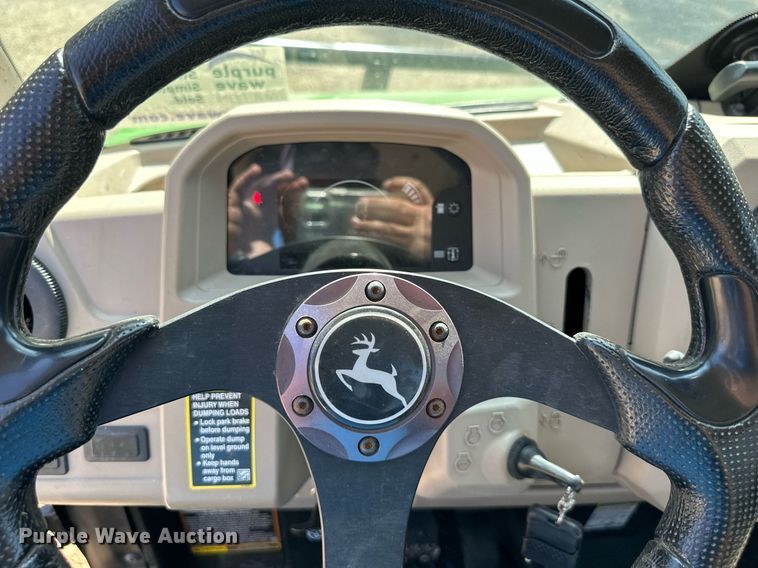 image for item DS2373 2018 John Deere XUV835R  utility vehicle