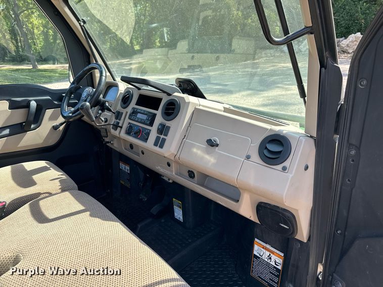 image for item DS2373 2018 John Deere XUV835R  utility vehicle