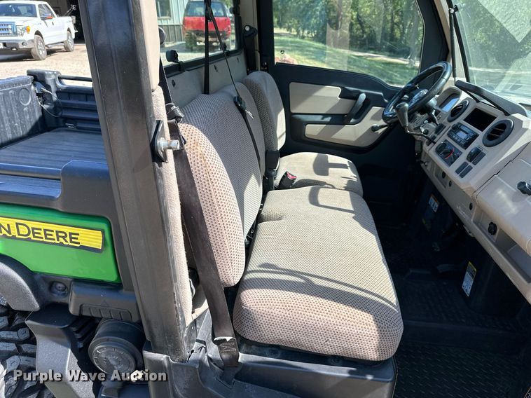 image for item DS2373 2018 John Deere XUV835R  utility vehicle