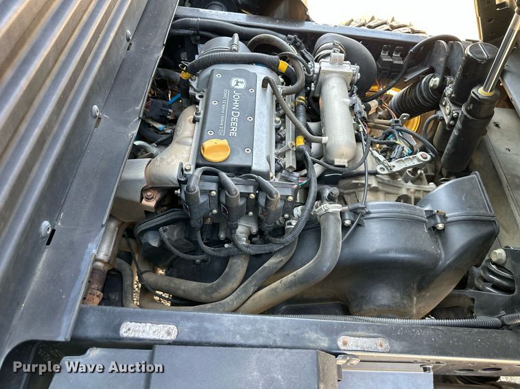 image for item DS2373 2018 John Deere XUV835R  utility vehicle