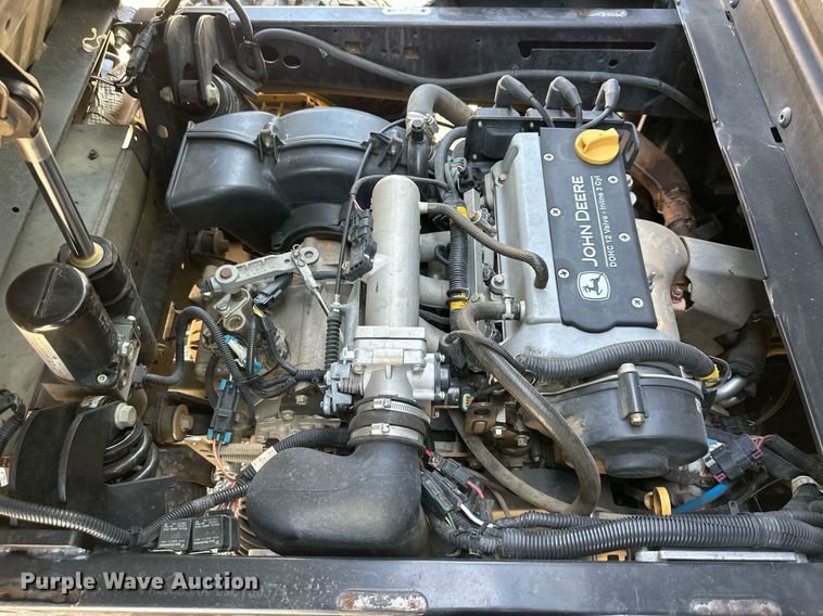 image for item DS2373 2018 John Deere XUV835R  utility vehicle