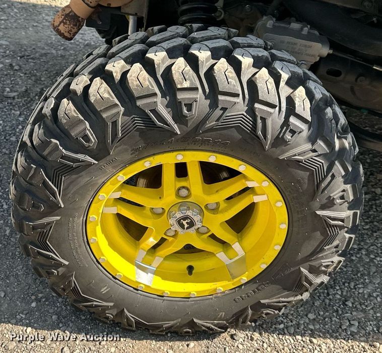 image for item DS2373 2018 John Deere XUV835R  utility vehicle