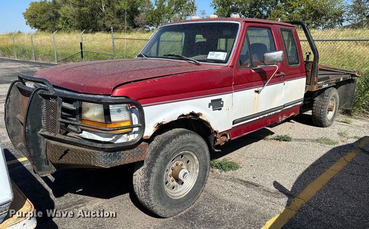 image for item DS7156 1997 Ford F250 HD  SuperCab bale bed pickup truck