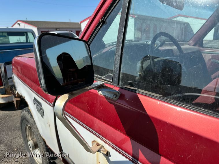 image for item DS7156 1997 Ford F250 HD  SuperCab bale bed pickup truck