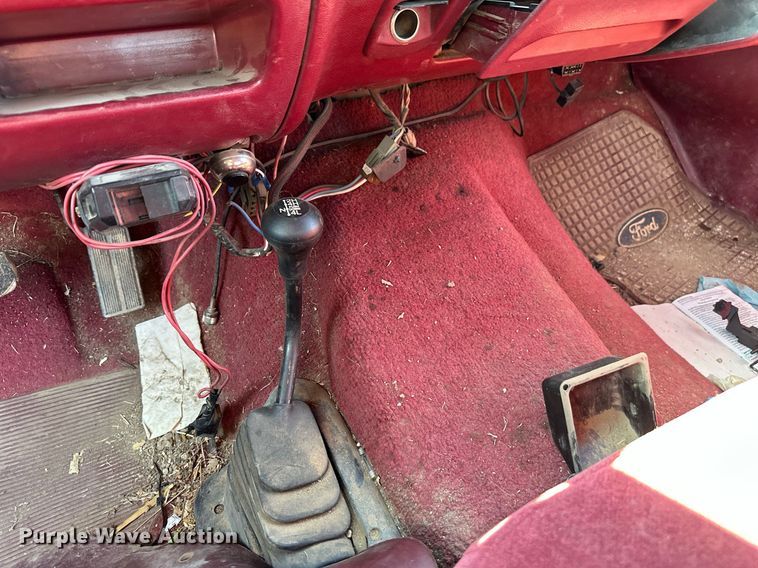 image for item DS7156 1997 Ford F250 HD  SuperCab bale bed pickup truck