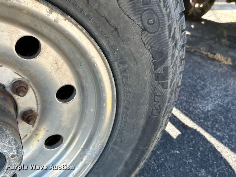 image for item DS7156 1997 Ford F250 HD  SuperCab bale bed pickup truck