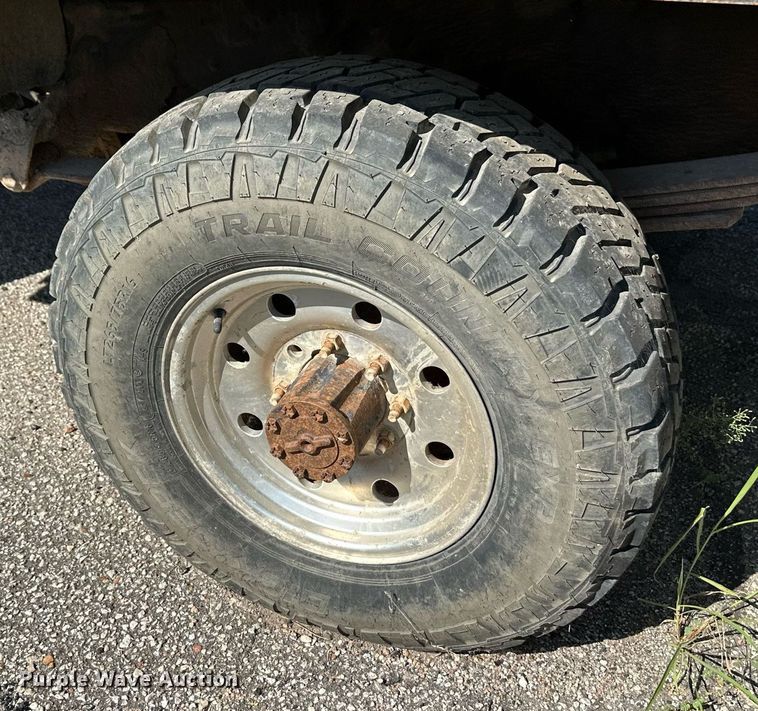 image for item DS7156 1997 Ford F250 HD  SuperCab bale bed pickup truck