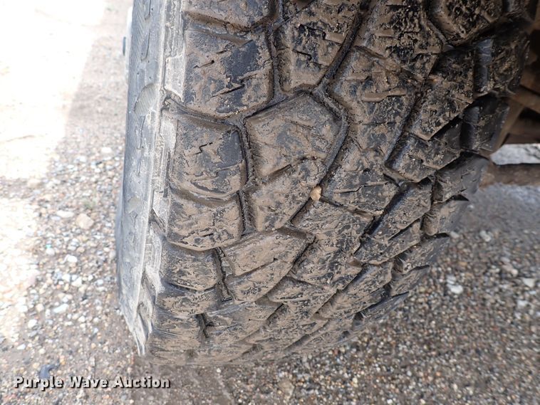 image for item DS7156 1997 Ford F250 HD  SuperCab bale bed pickup truck