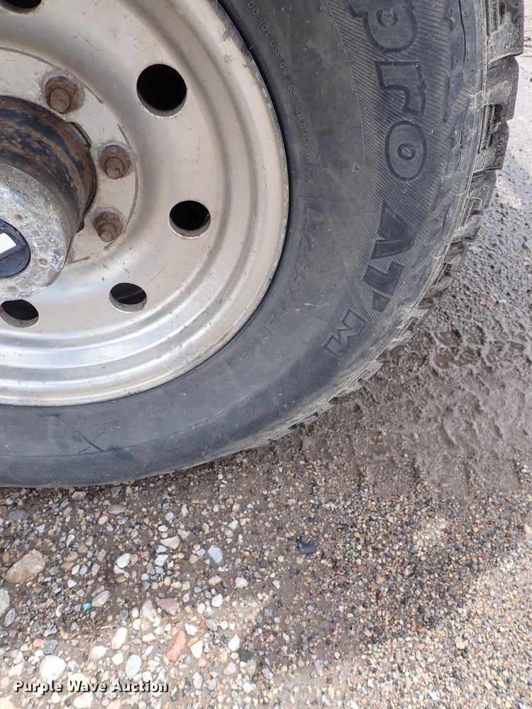 image for item DS7156 1997 Ford F250 HD  SuperCab bale bed pickup truck