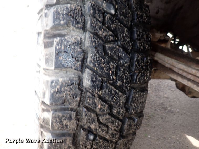 image for item DS7156 1997 Ford F250 HD  SuperCab bale bed pickup truck