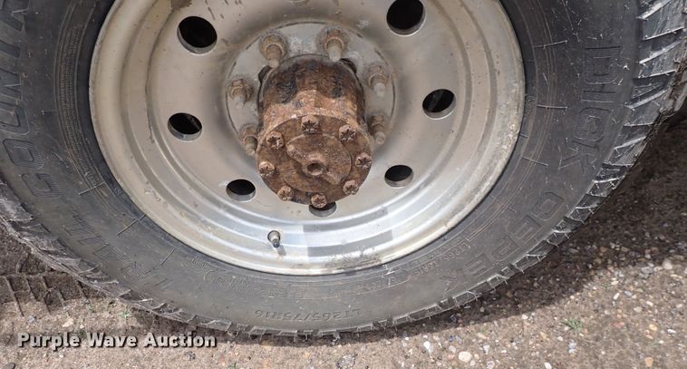 image for item DS7156 1997 Ford F250 HD  SuperCab bale bed pickup truck