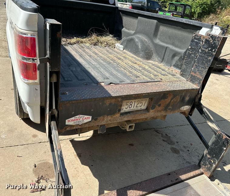 image for item DV1001 Tommy Gate  end gate lift