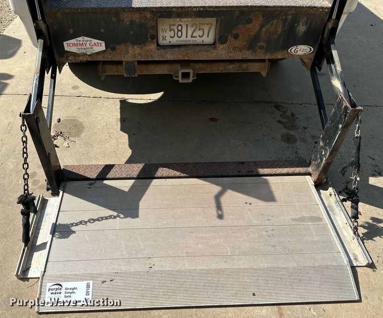 image for item DV1001 Tommy Gate  end gate lift