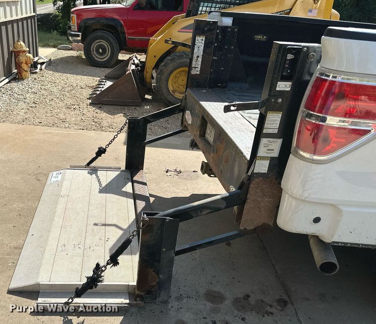 image for item DV1001 Tommy Gate  end gate lift