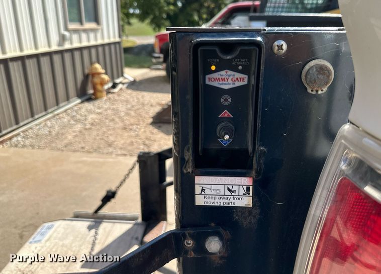 image for item DV1001 Tommy Gate  end gate lift