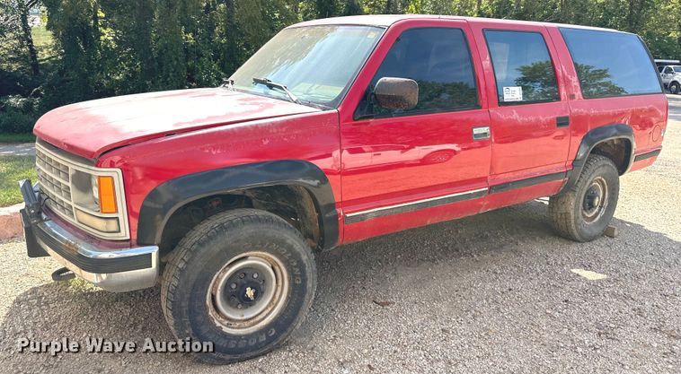 image for item DV1002 1993 Chevrolet Suburban  SUV