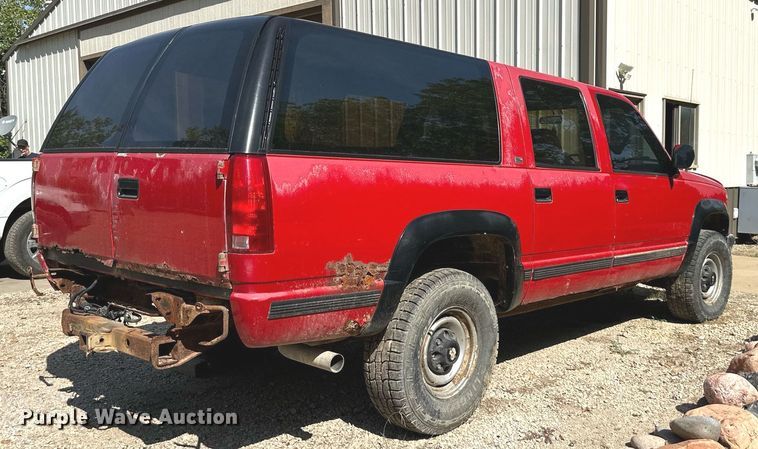 image for item DV1002 1993 Chevrolet Suburban  SUV