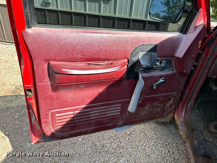 image for item DV1002 1993 Chevrolet Suburban  SUV