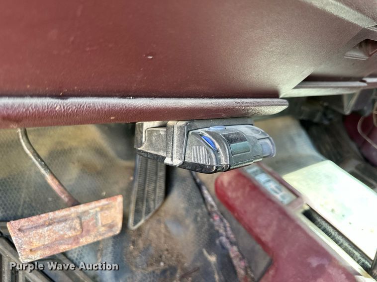 image for item DV1002 1993 Chevrolet Suburban  SUV