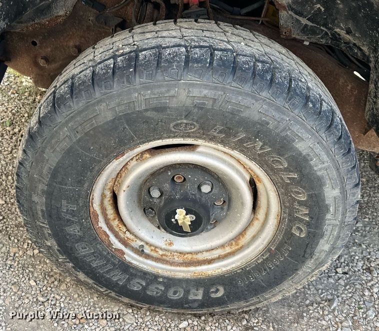 image for item DV1002 1993 Chevrolet Suburban  SUV