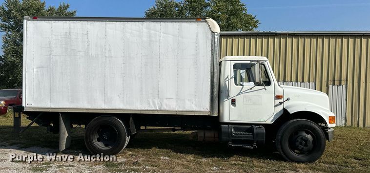 image for item DV1004 1990 International 4600 box truck