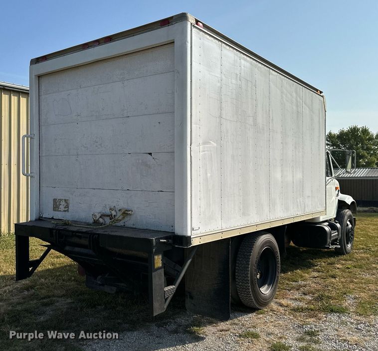 image for item DV1004 1990 International 4600 box truck