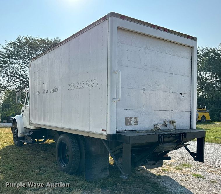 image for item DV1004 1990 International 4600 box truck