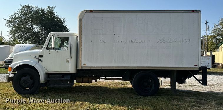 image for item DV1004 1990 International 4600 box truck