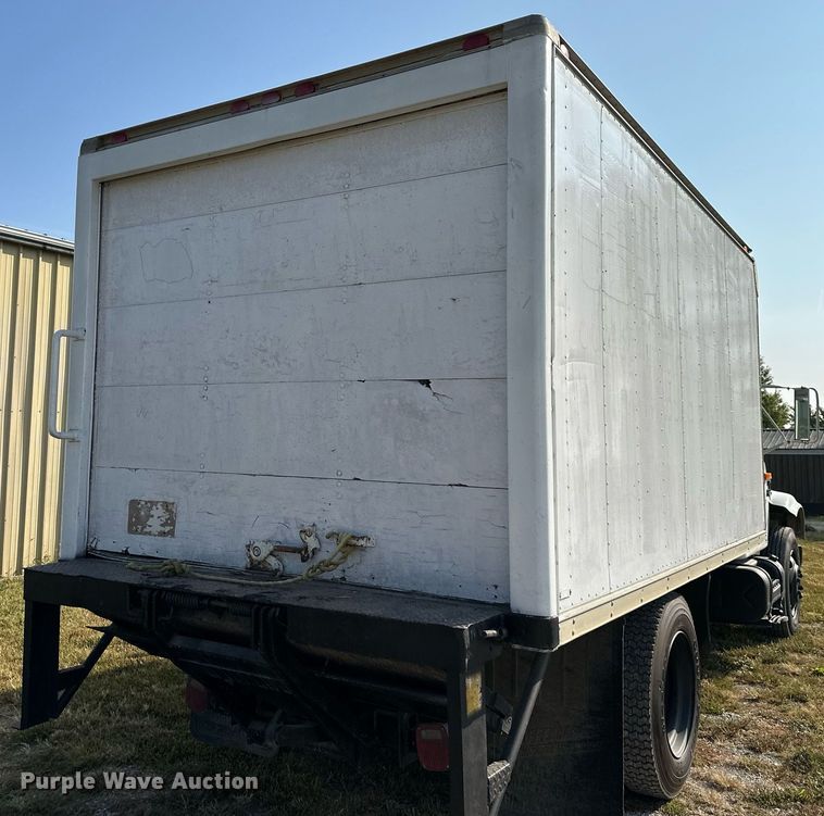 image for item DV1004 1990 International 4600 box truck