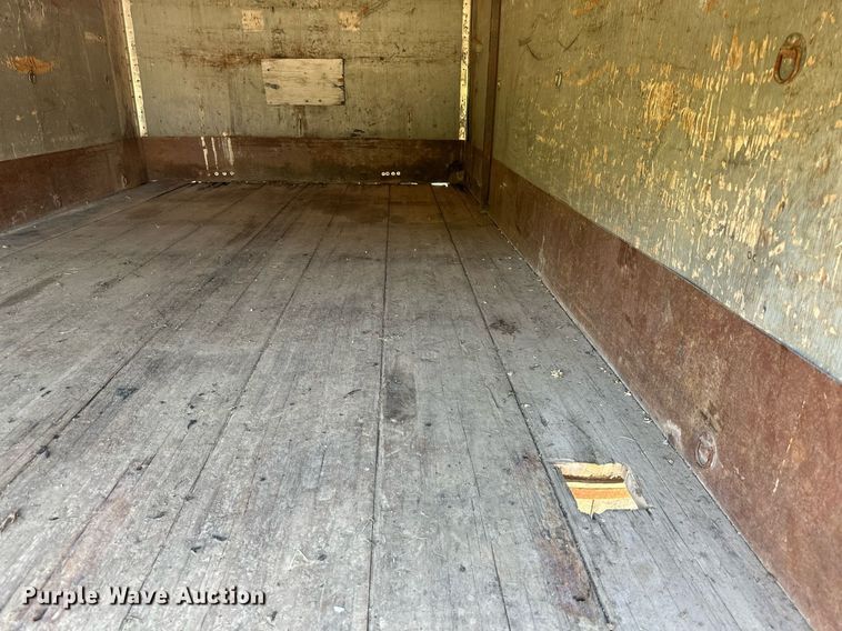 image for item DV1004 1990 International 4600 box truck