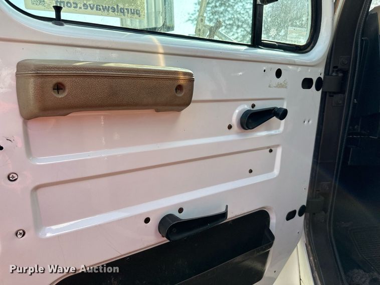 image for item DV1004 1990 International 4600 box truck