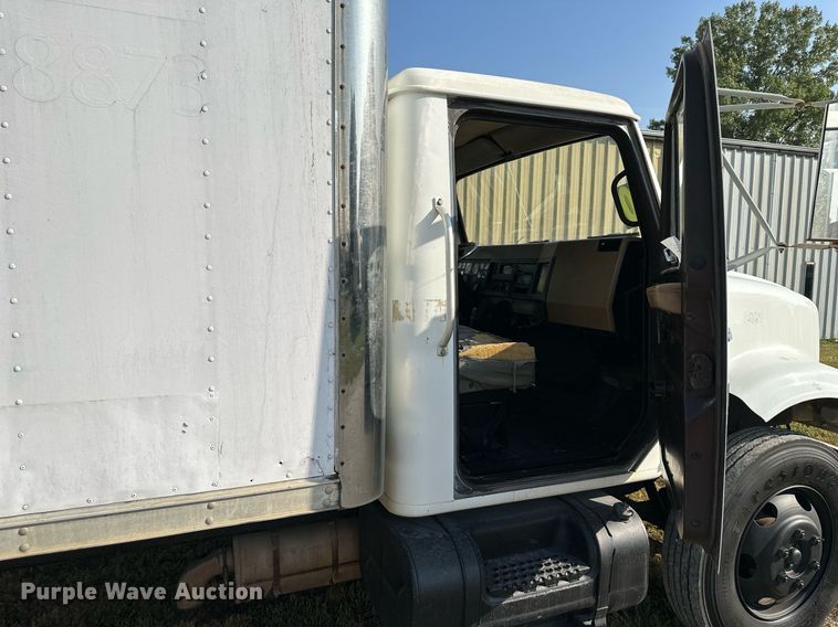 image for item DV1004 1990 International 4600 box truck