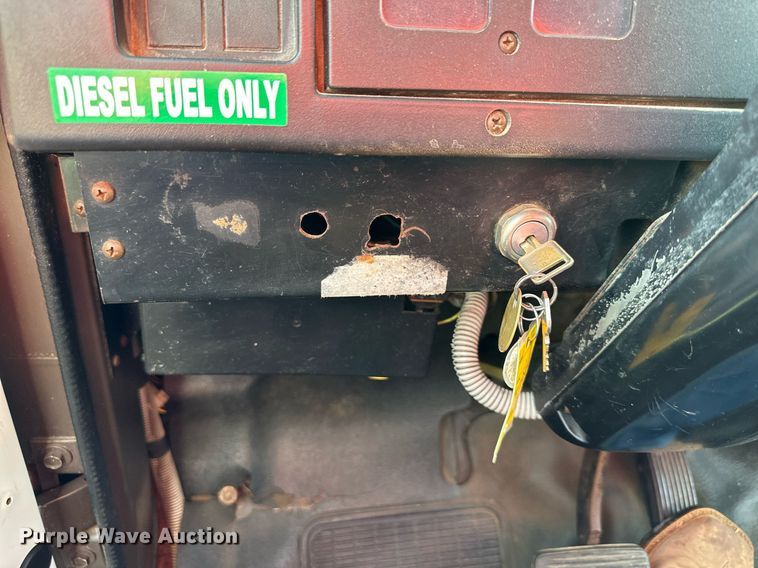 image for item DV1004 1990 International 4600 box truck