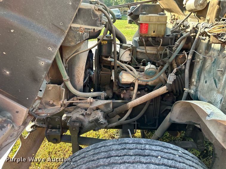 image for item DV1004 1990 International 4600 box truck