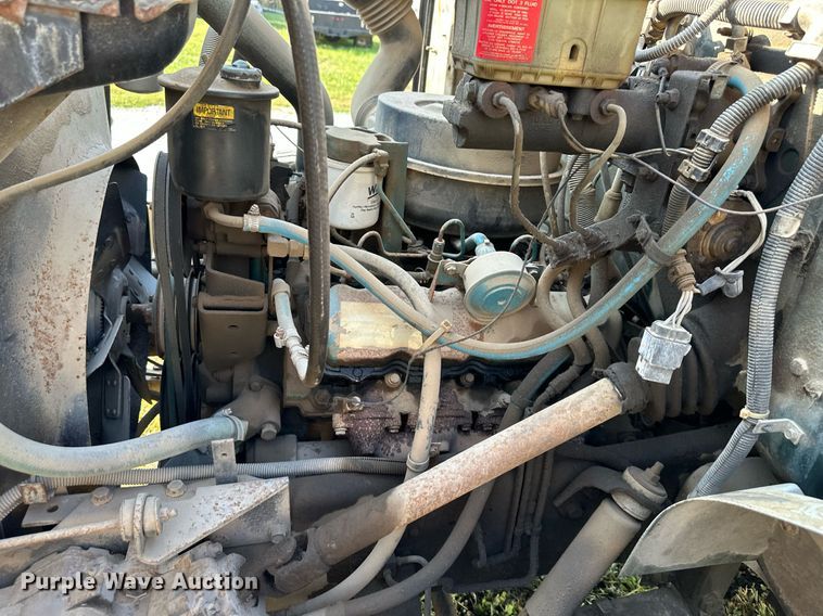 image for item DV1004 1990 International 4600 box truck