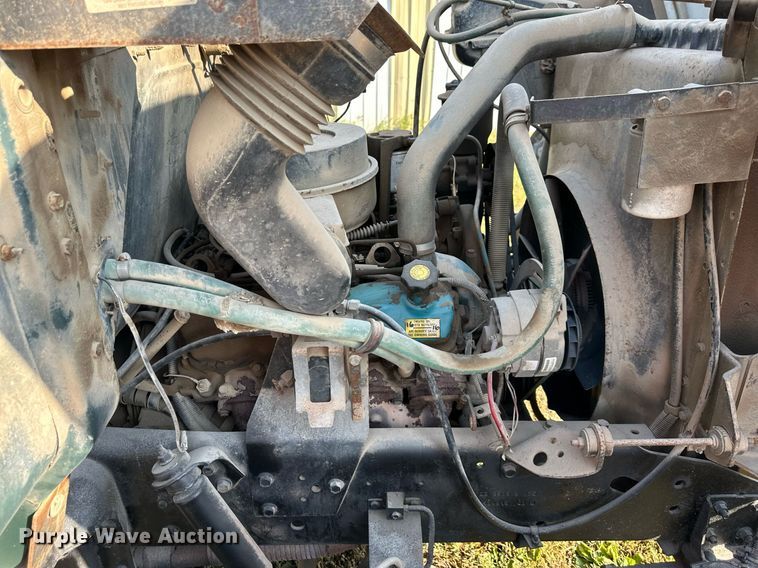 image for item DV1004 1990 International 4600 box truck