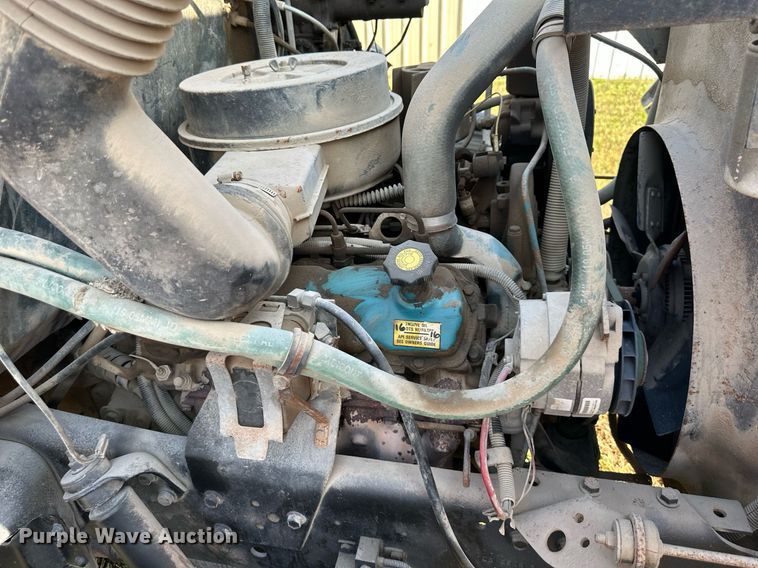 image for item DV1004 1990 International 4600 box truck