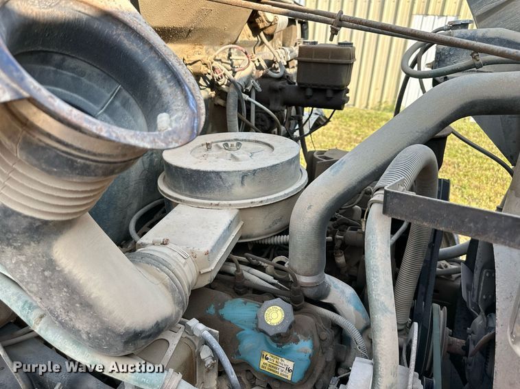 image for item DV1004 1990 International 4600 box truck