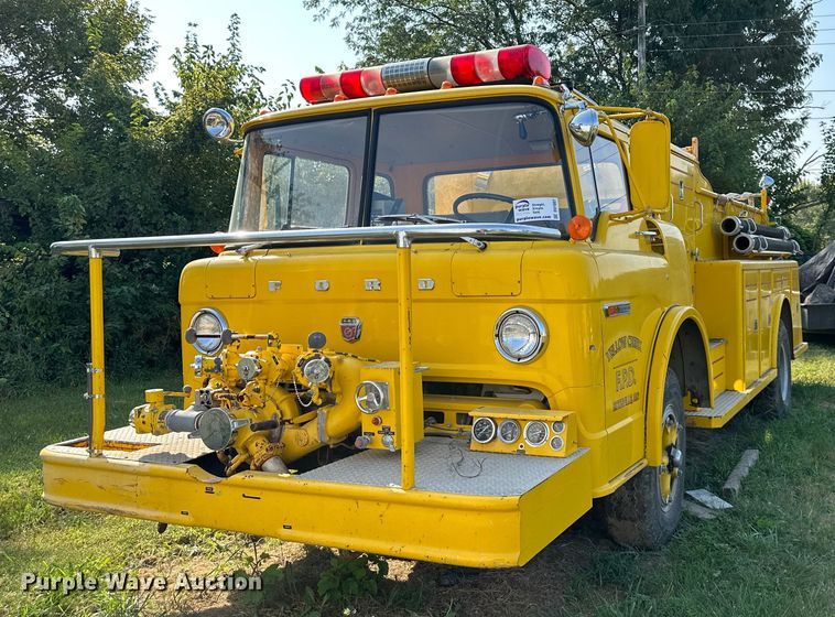 image for item DV1007 1973 Ford C807  fire truck