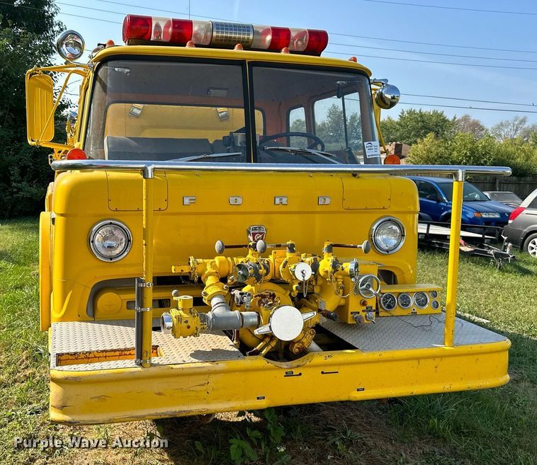 image for item DV1007 1973 Ford C807  fire truck