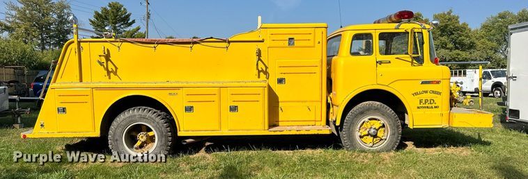 image for item DV1007 1973 Ford C807  fire truck