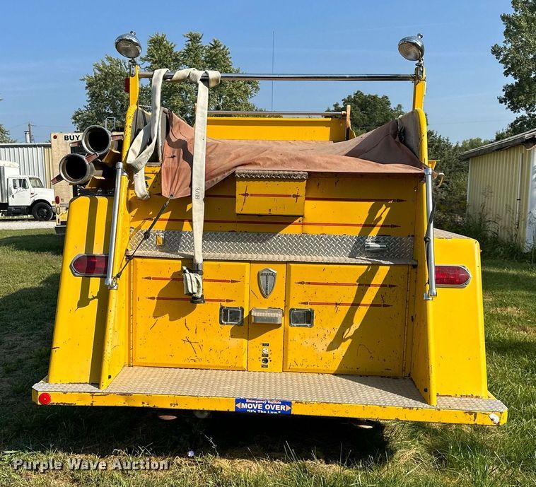 image for item DV1007 1973 Ford C807  fire truck