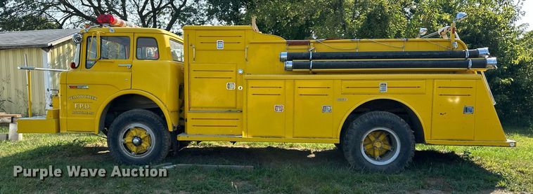 image for item DV1007 1973 Ford C807  fire truck