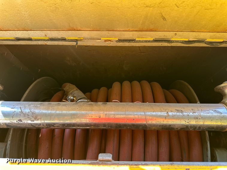 image for item DV1007 1973 Ford C807  fire truck