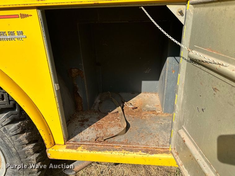 image for item DV1007 1973 Ford C807  fire truck