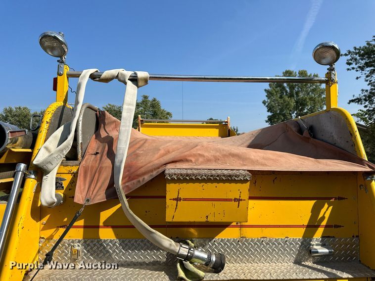 image for item DV1007 1973 Ford C807  fire truck