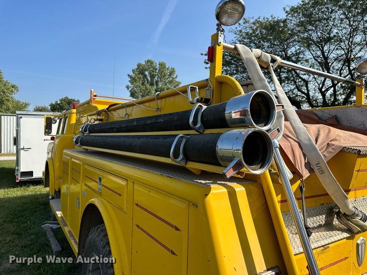 image for item DV1007 1973 Ford C807  fire truck