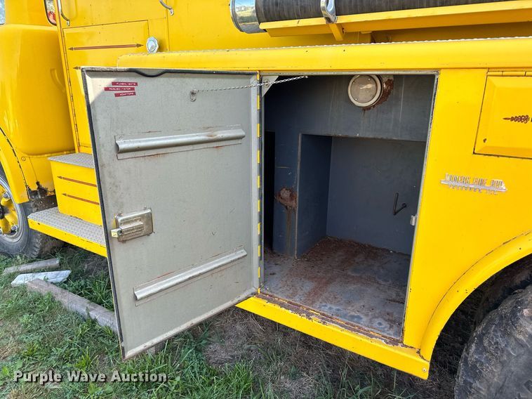 image for item DV1007 1973 Ford C807  fire truck