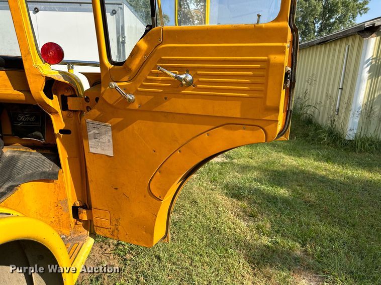 image for item DV1007 1973 Ford C807  fire truck