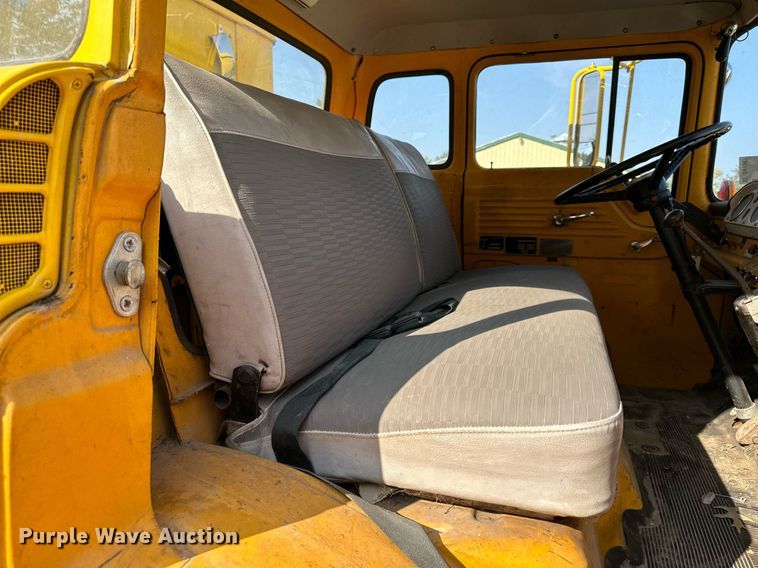 image for item DV1007 1973 Ford C807  fire truck